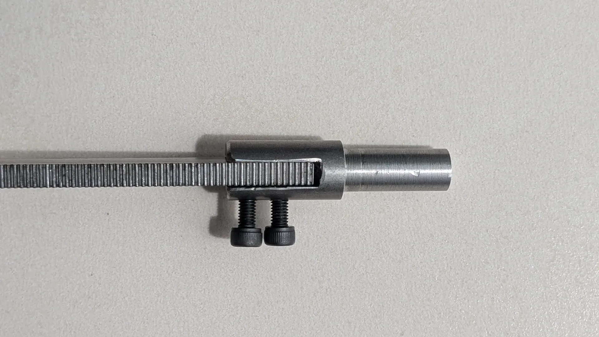 [R00007] Adaptateur crémaillère D12-D16
